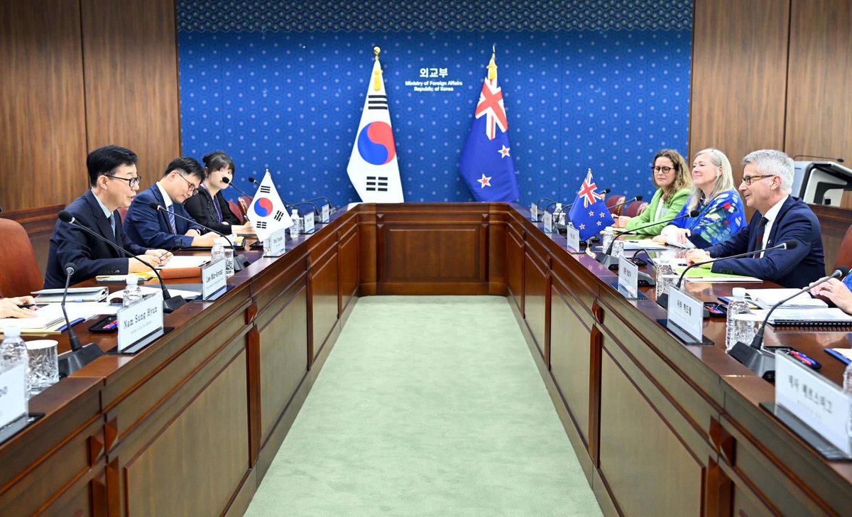 BedeCorry's tweet photo. With thanks to Korea’s 1st Vice Minister for Foreign Affairs Park Yun-Joo for hosting excellent consultations this week.  The 🇳🇿🇰🇷relationship, supported by our Comprehensive Strategic Partnership, is going from strength to strength @mofa_kr https://t.co/6YT7uHHOPp