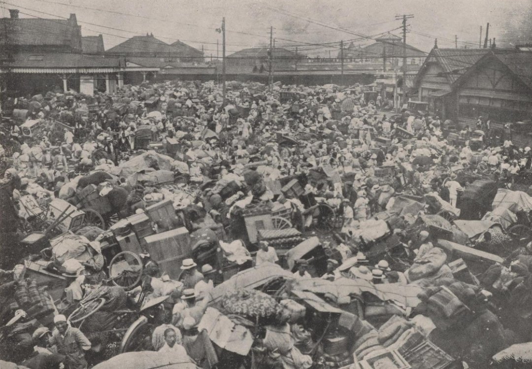 fec647's tweet photo. 1923年关东大地震
震级-7.9级 S亡高达10万多

当时贫苦的中国人
向当时的🐌人捐款折合现在为
8亿🐌元 约4200万人民币
是当时向🐌国捐款的最高亚洲国家
占当时🐌国财政总收入的0.1

但地震刚结束
🐌国就发生了严重的图华事件
数百华人遇难
而十几年后 侵华战争正式开始

中国人唯一的L根性-太善良 https://t.co/qBSVBCXeLT