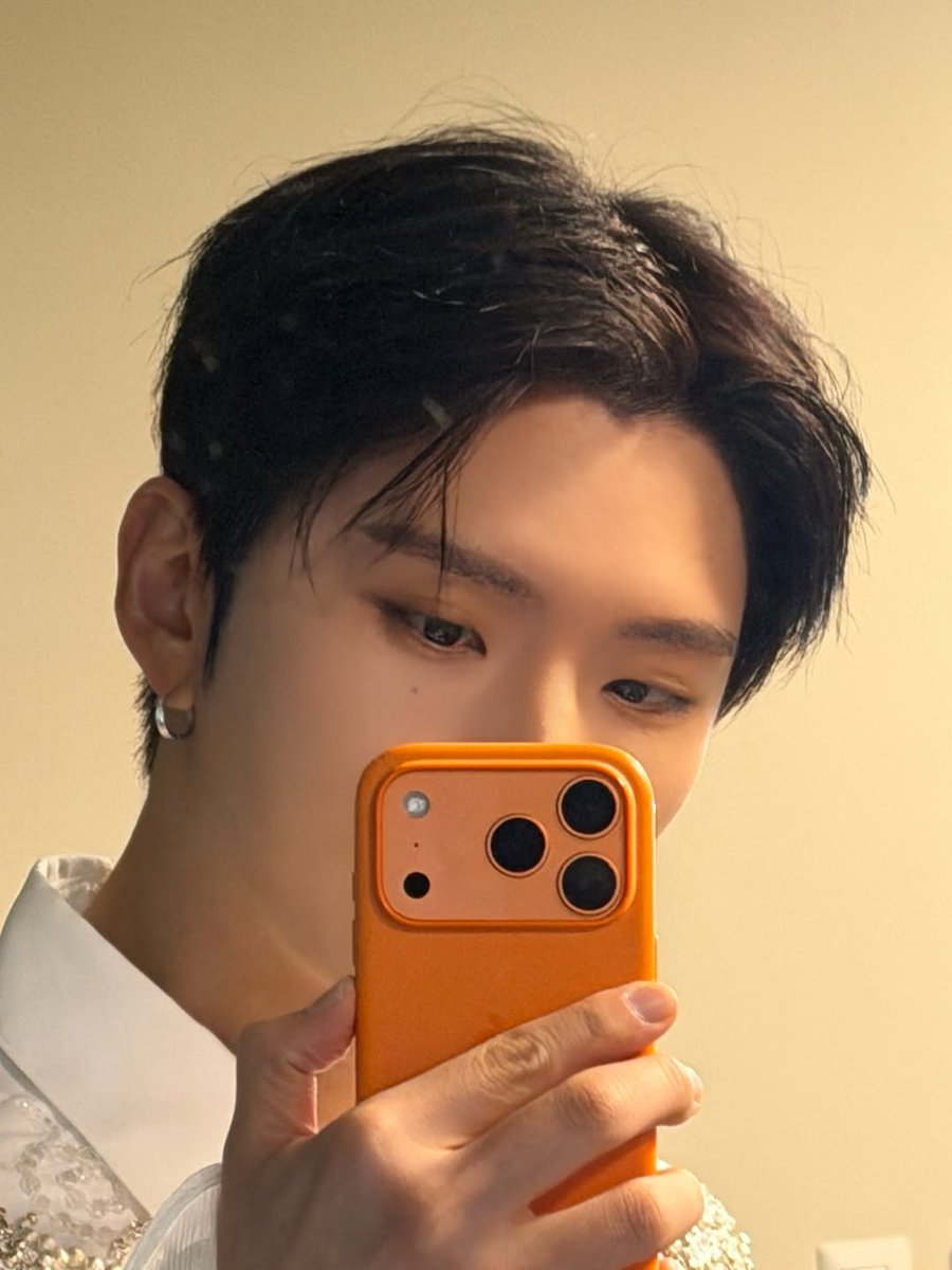 scentU_'s tweet photo. 유기현 외모 무슨일이냐  진짜 미친거아니냐고 https://t.co/nh92UbQH31