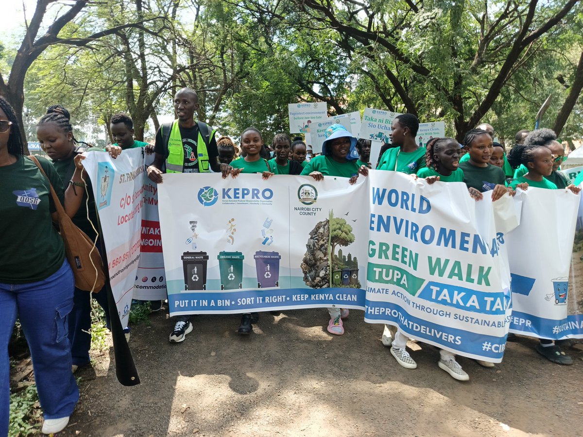 KariobangiSJC's tweet photo. 👏 Today we celebrate the vital contribution of waste workers who keep our communities clean and drive the circular economy. Their work is environmental justice in action. #WorldEnvironmentDay2026 #EnvironmentalJustice #WasteWorkersRights
#SikilizaSautiYetu @Oayouthkenya https://t.co/Np2tpZNags