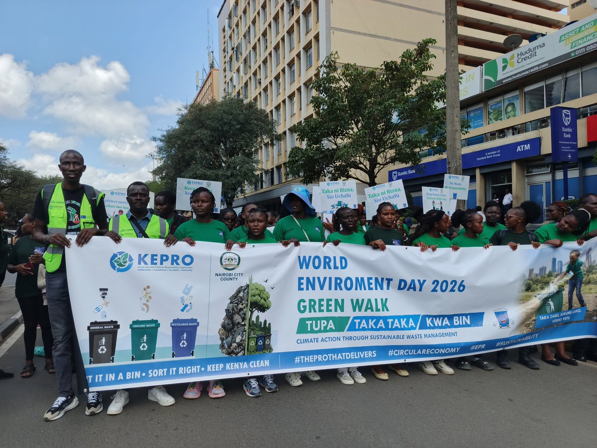 KariobangiSJC's tweet photo. 👏 Today we celebrate the vital contribution of waste workers who keep our communities clean and drive the circular economy. Their work is environmental justice in action. #WorldEnvironmentDay2026 #EnvironmentalJustice #WasteWorkersRights
#SikilizaSautiYetu @Oayouthkenya https://t.co/Np2tpZNags