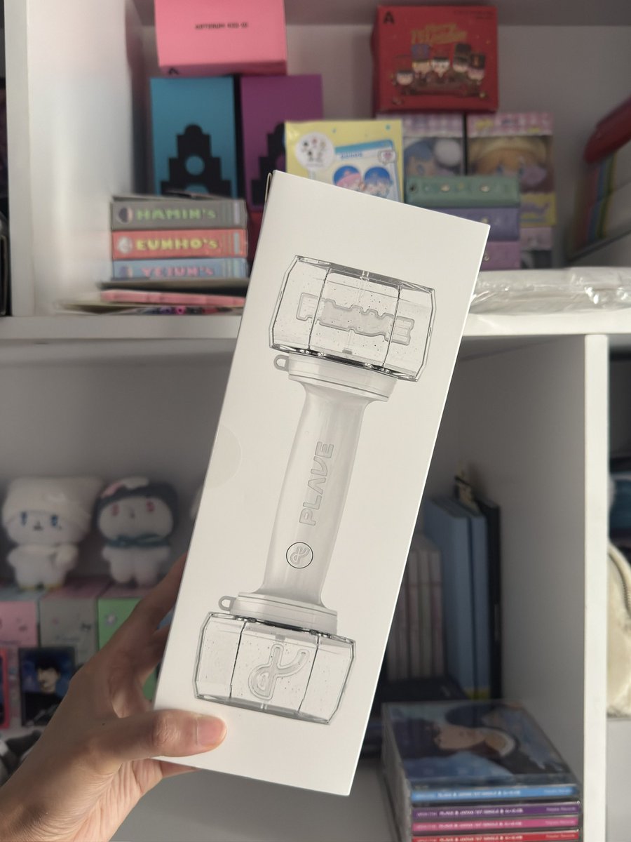 kakaknyahamin's tweet photo. GIVEAWAY 💙💜💓❤️🖤

It’s Plli’s month and it’s almost our 3rd birthday!
Dan sudah ada pengumuman konser lagi 😭
I’ll be giving away a brand new lassbong to a lucky Plli 🥰

RULES:
1. INA Plli only 🇮🇩
2. Belum punya barang yang di GA ☺️
3. Like + RT tweet ini.
4. 🚫 NO akun kosongan / GA hunter
5. Follow is optional, but please do if you wanna be friends ☺️
6. Reply with the reason why you became a Plli ❣️

(There might be additional prizes along the way 👀)

For now, close until 15th and i’ll announce it on the 17th.
Thank you PLLI 😚
