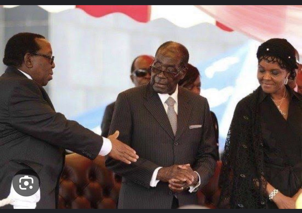 machaphachapha's tweet photo. @ChrisExcel102 Ai bangezi into ethi najeliya phakathi https://t.co/34WYC8uoEq
