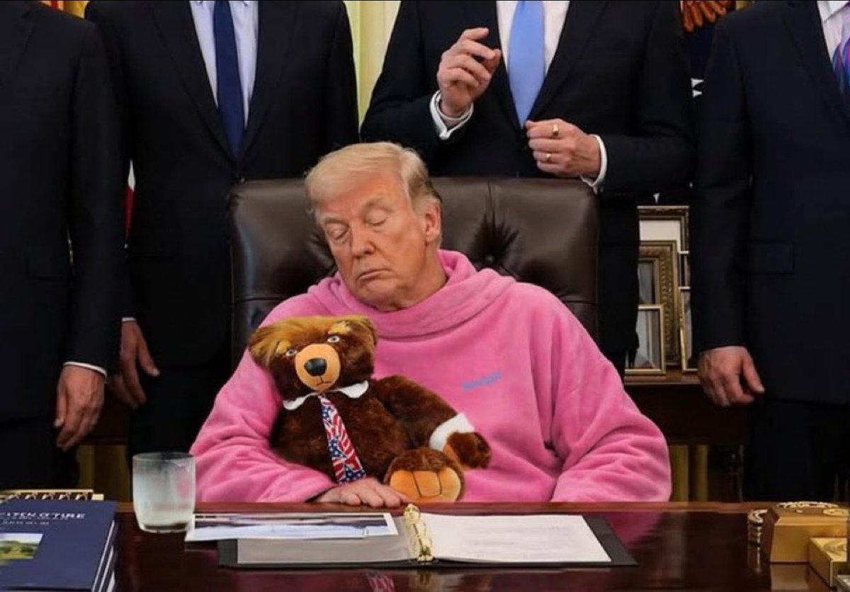 StuartB7319's tweet photo. @MAGACult2 Dozy Don at it again 😴😴 https://t.co/hTa5INOw4r