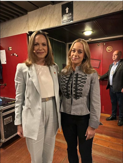 RiddickFreedom's tweet photo. De verdad que todos esperábamos otro final

tristemente este es el final de @MariaCorinaYA  la que fue hasta hace poco la lider de Venezuela 

No oyó que se alejara de falsos opositores, sino que los abrazo y además les prometió garantías personales y perdón a la élite chavista🤦🏻‍♂️ https://t.co/VtLZla11Wo