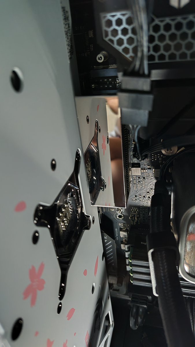 e999a2e785a7's tweet photo. AINEX BA-HM04 取り付けた。 https://t.co/VJin5Y7AaL