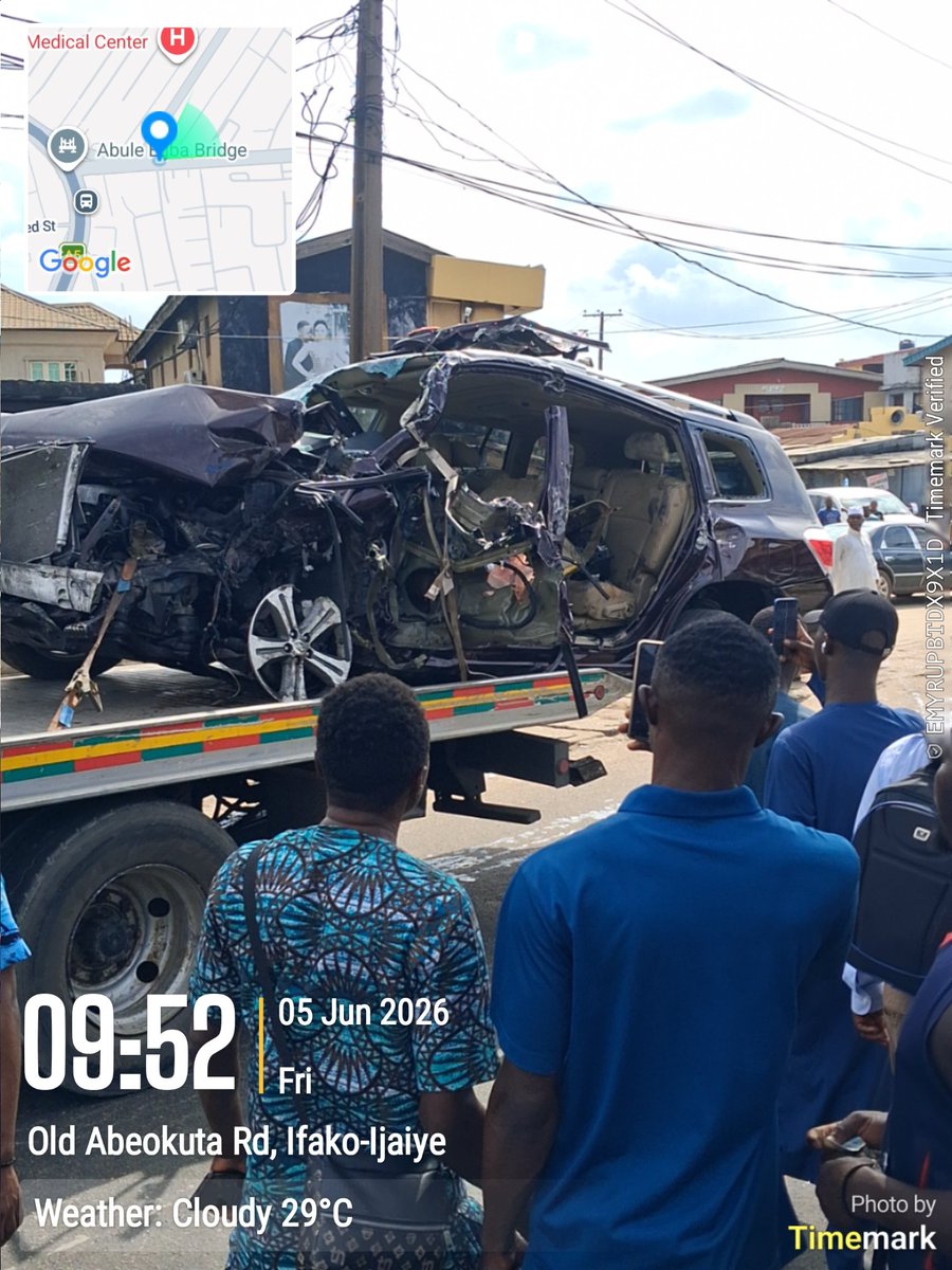 Deepsenolaoye's tweet photo. @Gidi_Traffic accident along old Abeokuta road connecting Oja Oba/Abule Egba, witnesses said it happened yesterday evening 1 live (Father) recorded lost in the SUV red. https://t.co/C6oqIJppco
