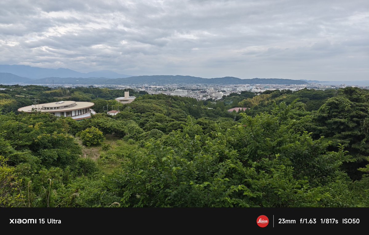 jun_tera's tweet photo. 本日の最高標高地点。

大山から丹沢山塊にかけて、山頂付近に雲をいただいている。 https://t.co/49ZE0xBKEb