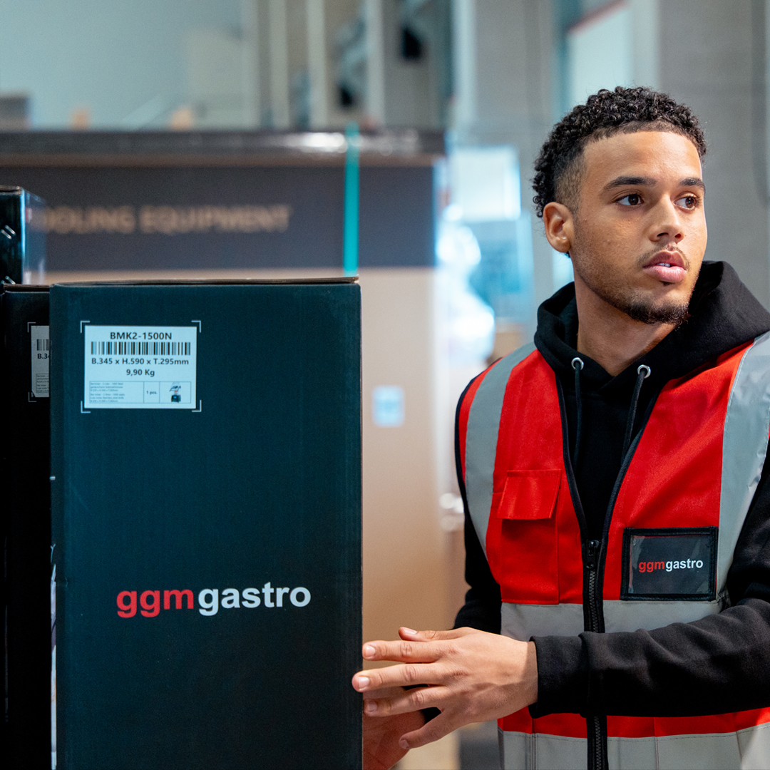 Produktbild von 5er Pack Bistroschürze Von GGM Gastro – Schwarz Mit Logo – Maße 67 X ? Cm