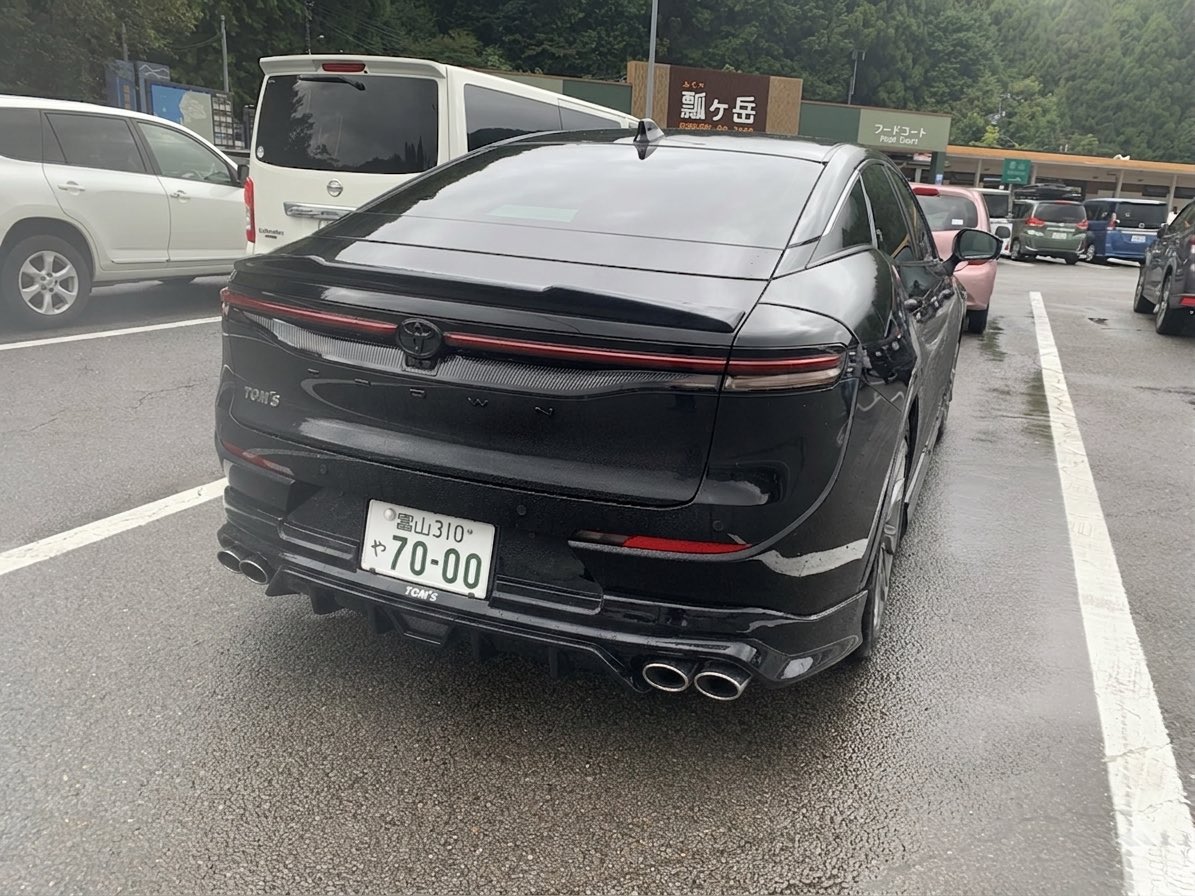 ko_36o's tweet photo. 1枚目がマフラーレス
2枚目がマフラー有
マフラーあるとやっぱやんちゃ感出るな https://t.co/JujGGTQZ9L