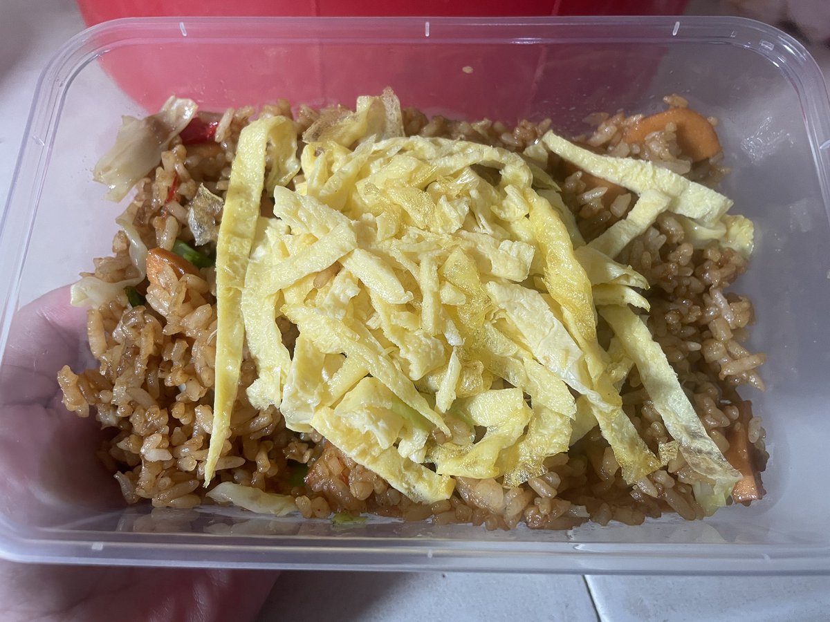 mikaasuma's tweet photo. Jumat berkah hari ini dapat 180 PORSI !?

LETS GOOO
Minggu depan kita masak 110 bungkus nasi ayam suwir + jamur pedas 🫶🏻
Kalo ada yg bantu minggu depan di upgrade jd nasi bakar :3

terimakasih untuk hari ini gaes!
Sampai berjumpa minggu depan~ https://t.co/mUyYsLKLQj