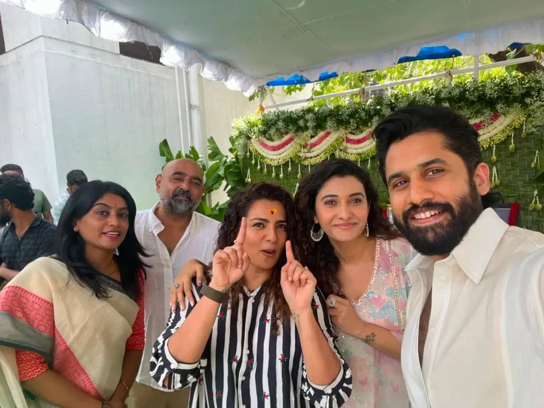 MadhuriDaksha's tweet photo. #Dhootha2 official Muhurtam begins today at Annapurna Studios.❤️
Yuvasamrat #ChaitanyaAkkineni #ParvathyThiruvothu #PriyaBhavaniShankar #PrachiDesai #VikramKKumar #chaitanyaakkineni https://t.co/GdNkw1bupq