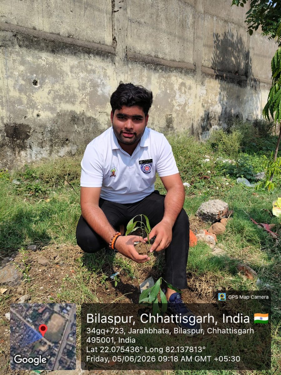 AmbujDwivediNSS's tweet photo. 5 जून विश्व पर्यावरण दिवस 2026 @JPverma_collage के स्वयंसेवकों द्वारा  वृक्षारोपण कार्यक्रम का आयोजन कर रोपित किये पौधों की देखरेख के साथ महाविद्यालय परिसर को प्लास्टिक मुक्त प्राकृतिक आवरण क्षेत्र बनाने का संकल्प लिया गया।
#youthforenvironment
@_NSSIndia @MYBharatHQ
@nssabvuCG https://t.co/2o7h3Frh3c