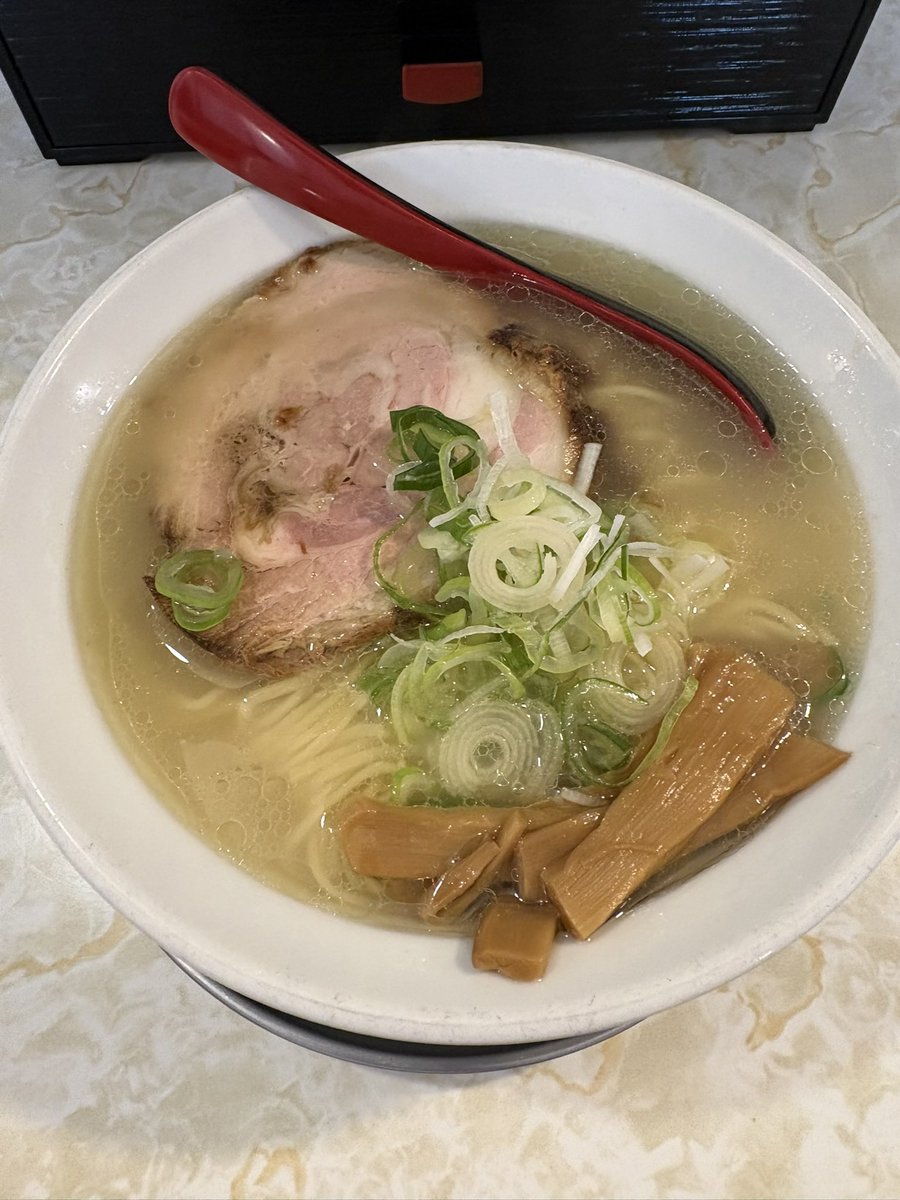 Ryo_06280's tweet photo. 【生存報告】投稿してませんでしたが生きてます💦

溜め込んでたご飯🍜

1枚目から順番に
　青葉区　吉兆
　新庄市　新旬屋
　山形市　あずまや
　七ヶ浜　蔵ラーメン https://t.co/trHt7OsqtU
