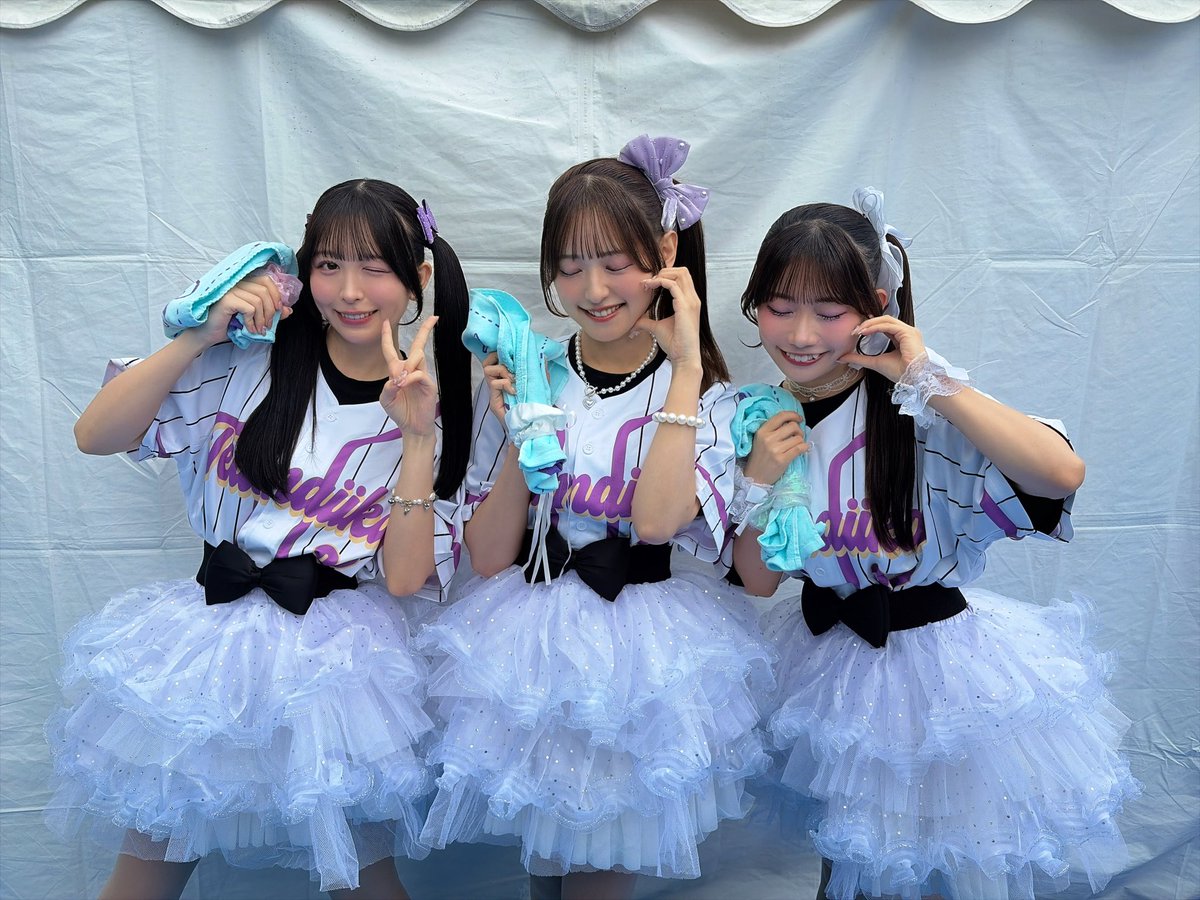 aiika__official's tweet photo. ／
　『フィリピンEXPO supported by ガルボム』
　ありがとうございました🇵🇭⋆˙⟡
＼

次回の #エイアイカ は…！
『BLAZE STADIUM』🏟️
▼ 日程：6/6(土)
▼ 会場：BLAZE GOTANDA
▼ ライブ：10:40〜11:05（C）
▼ 特典会：11:25〜12:45
▼ チケット：https://t.co/VeO0KmiTKJ

🎁お目当て特典
↪︎ペア写メ1枚（メンバー2人）

💖6/6(土),7(日)の＼2回し特典／
↪︎ペア写メ1枚（メンバー2人）

💳 ポイントカード：１pt
📸 静止画・動画ともに撮影可能◎

˗ˏˋ 本日の #エイアイカセトリ ˎˊ˗
① SE
② CLAP!
③ エイアイカにあいたいなっ!
④ Swipe UP Day!
⑤ さよならサマーリフレイン
⑥アイドルの定義（TV ver.）