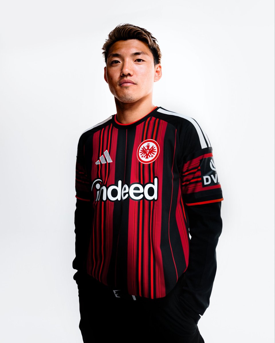 formakultur's tweet photo. Eintracht Frankfurt 2026/27 iç saha formasını tanıttı.

🔴⚫️ @Eintracht | @adidasfootball https://t.co/Wr3ugiqVXz