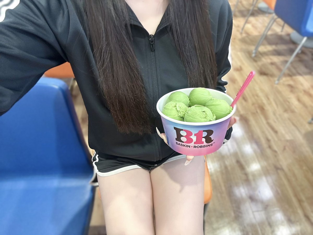 39_bears2's tweet photo. よくばりフェス抹茶づくし💚✨
ダル着で駆けつけました(｡•̀ᴗ-)و ̑̑✧ https://t.co/zFFcPbmuqe