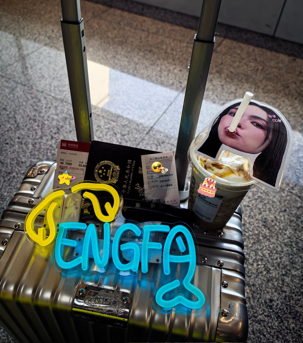 lutang960182047's tweet photo. 今天是我生日，当知道Engfa演唱会是6.6时，还有Charlotte做嘉宾，真觉得是最好的生日礼物，我来啦～
明天见my baobao～

#EngfaLegacyMahachon3 
 @EWaraha @itscharlotty
#englot https://t.co/qCnNqE6Vvj