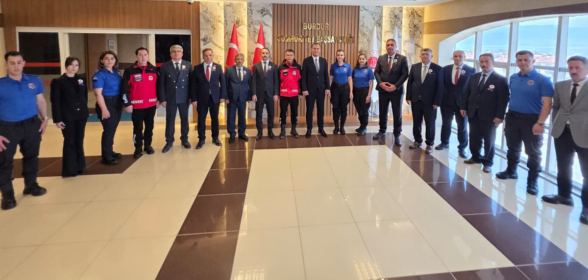 Harun_unlusoy's tweet photo. 6 Haziran Ceza İnfaz Personeli Günü dolaysıyla Burdur ilimizde bulunan Ceza İnfaz Kurumları müdürlerimiz ve personelimiz Cumhuriyet Başsavcılığımızı ziyaret etmişlerdir. 

Ceza İnfaz Kurumları ve Denetimli Serbestlik Müdürlüğünde görevli tüm personelimizin 6 Haziran Ceza İnfaz Personeli Gününü kutluyor, çalışmalarında kolaylıklar diliyorum. 

📍 Burdur Adalet Sarayı