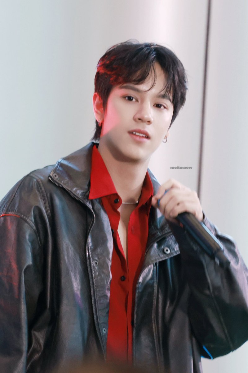 meltmaew's tweet photo. 🖤😺❤️

NANON WITH LENOVO
#LenovoxNanon https://t.co/l36B0CEzmz