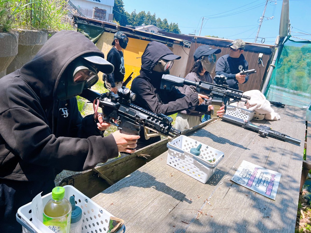 hamadacity_bb's tweet photo. 明日は「#サバゲー体験会」開催❗️

この日は各々で「撃たれず」にサバゲーを楽しめます🔫

・いきなりのゲーム参加はハードルが高い
・親子でナーフ対��してみたい
・エアガンを撃ってみたい

そんな方にもオススメ✨

「#タクトレTM2」も勿論体験可能❗️

空いた時間にお気軽にご来場＆ご遊戯下さい✌️ https://t.co/2eUVydTVWa