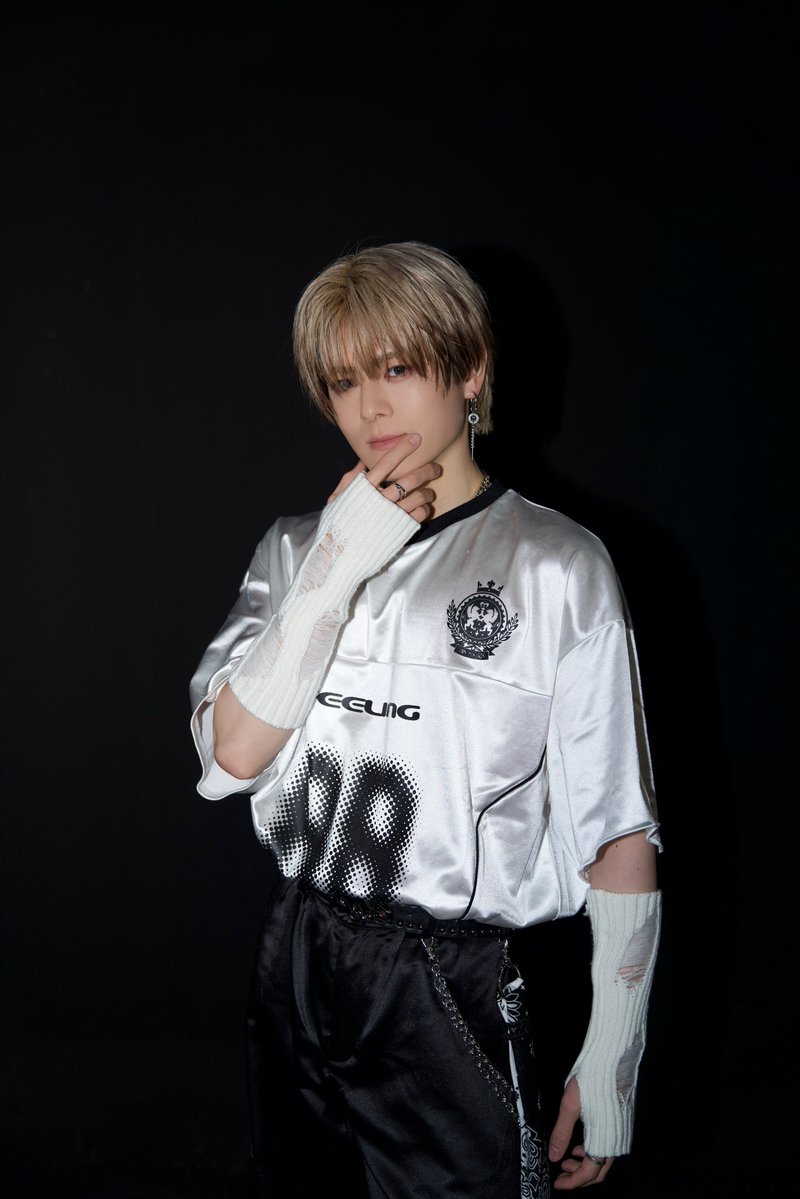 X8EE 1st Major Single「Boom Boom Boom」 MV Shoot Behind Photo