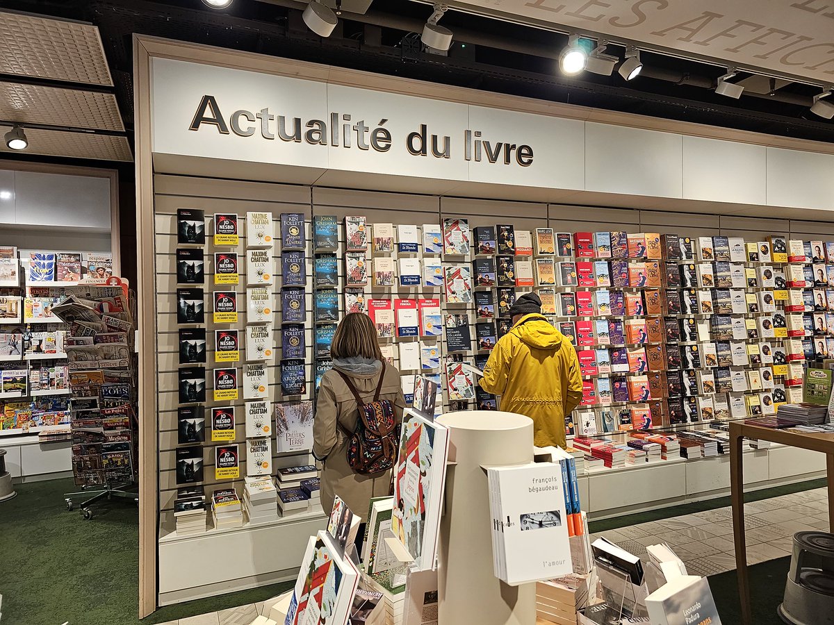 ActuaLitte's tweet photo. 📚 #Librairie : Les fermetures dépassent les créations.
83 ouvertures, 85 fermetures : le CNL indique un basculement inédit.

🔗 https://t.co/ZZvSUv9LRs https://t.co/5l8ybXcS9e