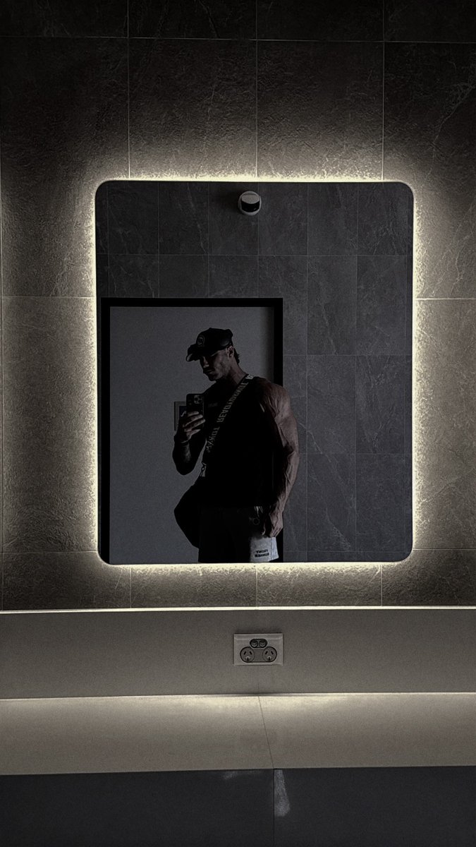 wraithsoath's tweet photo. Saint Whitmore
26 single personal trainer 

Grew up in saint petersburg russia later on moving to Australia to expand his career part time tattoo artist traveling the world helping people all over with training. https://t.co/KQIWfKi1gZ