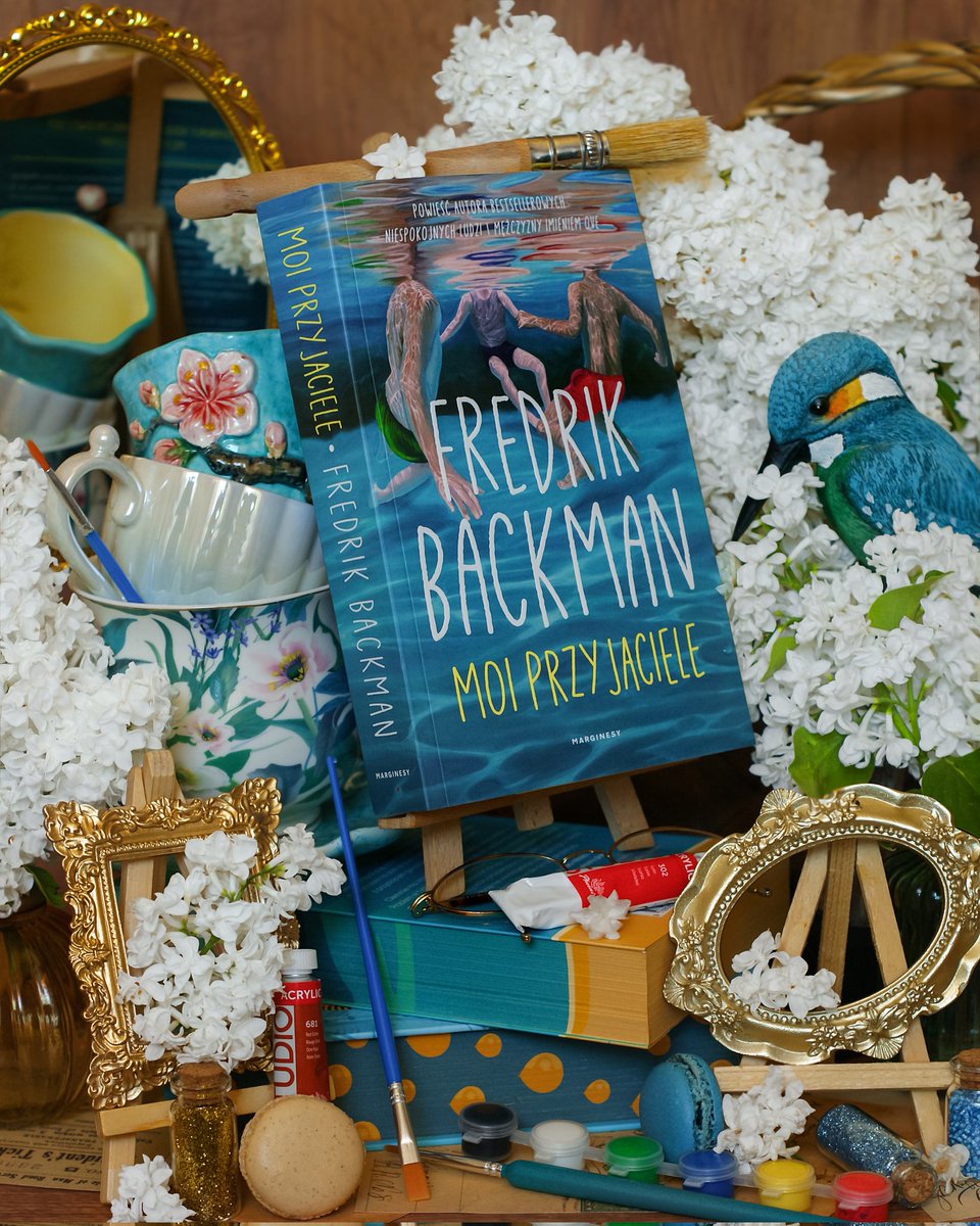 BooksCatTea's tweet photo. Przenikająca młodzieńcze relacje z nostalgią, ale bez dojmującego smutku. Obrazująca chwile, które umykają niepostrzeżenie niczym nasiona dmuchawca kradzione przez wiatr. Stanowiąca hołd dla przyjaźni odmienionej przez wszystkie przypadki życia.

#TwitteroweKsiazkary #books https://t.co/jLRk0s4VkV