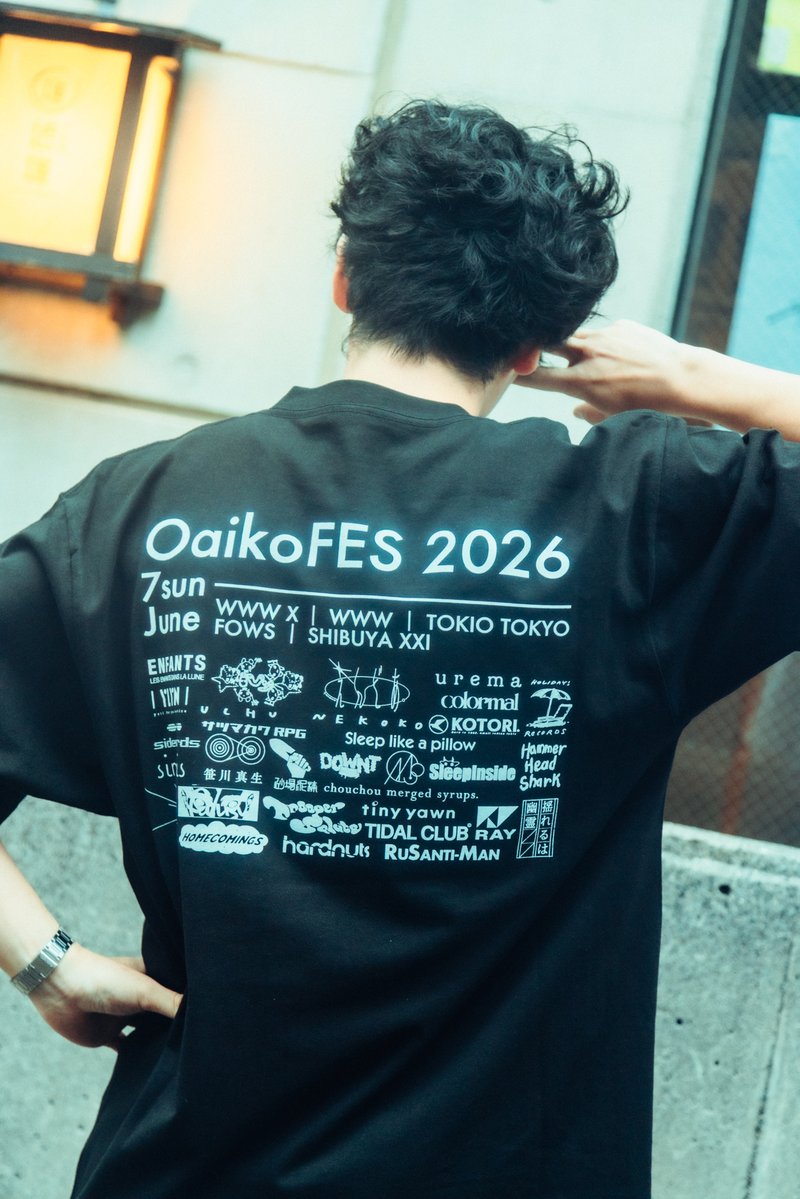 Oaiko_info's tweet photo. ┈┈┈┈┈┈┈┈┈┈┈┈┈
　　　Oaiko FES 2026
  official goods snap photo ③
┈┈┈┈┈┈┈┈┈┈┈┈┈

・Oaiko FES 2026 Oaiko - chan T shirt
　Size worn：White (XL), Black (XL)

model：shimizu（ルサンチマン）@s__murmur
茂木 奏佑（ルサンチマン）@mogisosuke
photo：稲垣ルリコ @inagakiruriko 

#OaikoFES2026