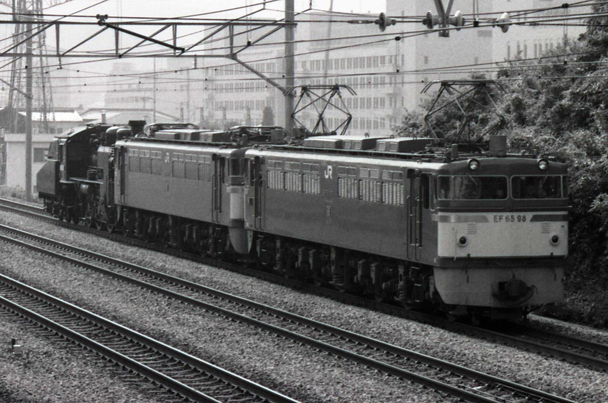 Agukama's tweet photo. #EF65の日
無動力回送編
EF65＋8620＋ヨ＋チキ
EF65＋EF65＋C56 160
EF65＋C57 1 https://t.co/Iy0EWQFrFZ