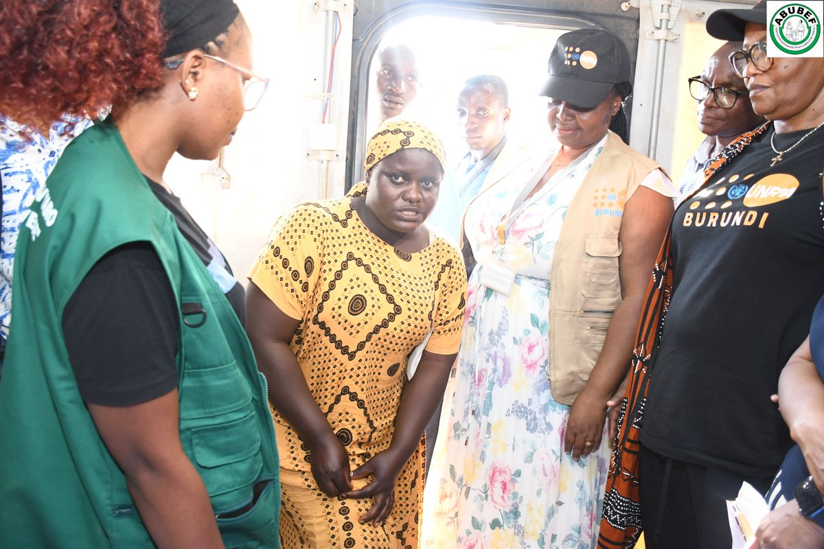 ABUBEF's tweet photo. 2/3.À Musenyi,des femmes ayant accouché ds de bonnes conditions et des bénéficiaires de l’autosoins Sayana Press ont partagé leurs témoignages lors de la visite du programme #2gether4SRHR. Des résultats concrets pour la santé et l’autonomisation des femmes. @UKinRwanda @Ulynda21 https://t.co/xQhb6aXw48