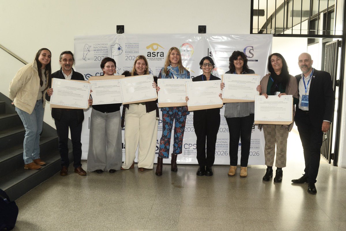 Melghione's tweet photo. Un honor debatir sobre la desfragmentación del sujeto y la responsabilidad estatal junto a colegas inmensas: Silvia Guemureman, Karina Nazabal y María Paz Bertero, bajo la moderación de María Elda Carletti y Daniel Gómez. No hay garantía de derechos sin miradas integrales. https://t.co/v74OQaiQof