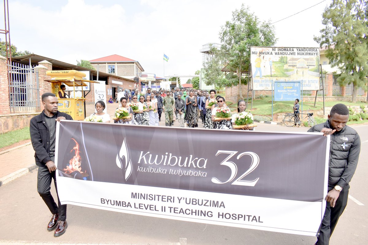 Byumba_Hospital's tweet photo. #Kwibuka32: None muri @Byumba_Hospital hari kubera igikorwa cyo kwibuka ku nshuro ya 32 Jenoside Yakorewe Abatutsi mu 1994 by'umwihariko turibuka Abari Abakozi b'icyahoze ari Akarere k'Ubuzima ka (Région Sanitaire de) Byumba, Umushyitsi Mukuru akaba ari Visi Meya @parfaiteuwera. https://t.co/VUA5mcVw4v