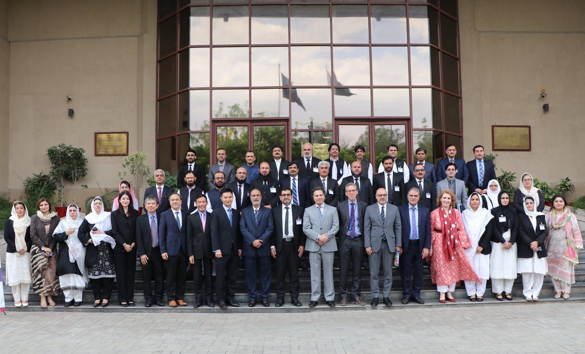 UNDP_Pakistan's tweet photo. Justice is more accessible when there are multiple pathways to reach it. ⚖️

With support from @EUPakistan 🇪🇺 under the #DeliverJustice Project, @FJAIslamabad and #UNDPinPakistan, in partnership with the Singapore International Mediation Centre, trained 48 judges from the Islamabad and Balochistan High Courts in accredited mediation.

Building on the accreditation of 24 judges in 2024 and the establishment of 7 Court-Annexed Mediation Centres across Balochistan, these efforts are strengthening mediation as an increasingly effective pathway to faster, more affordable, and people-centred justice. ⚖️🤝.
