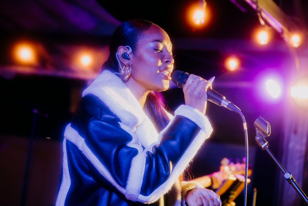 Sontronics's tweet photo. There's no better feeling than live music on a warm evening 🎤✨

What’s the best live show you've seen recently? 👇

#sontronics #livemusic https://t.co/sowZwlre0i