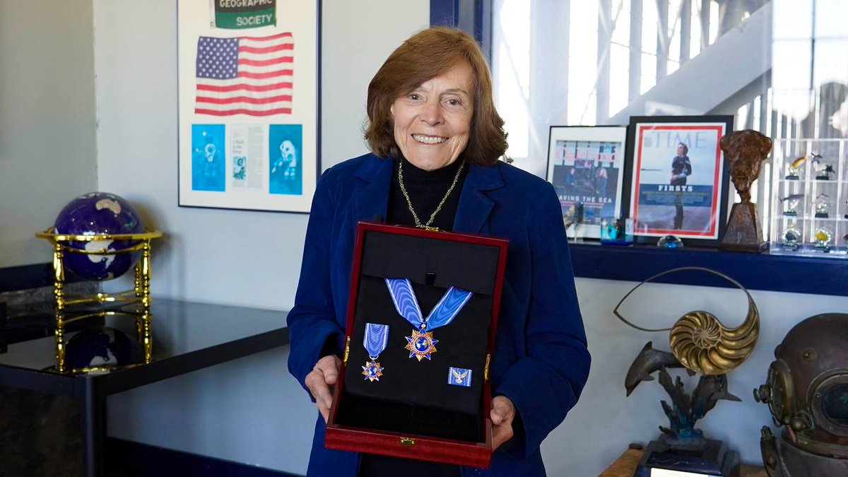 Allatra_UK's tweet photo. Dr. Sylvia Earle Honored with ALLATRA’s Honor of Humanity Medal 

ALLATRA is proud to honor renowned oceanographer, explorer, and conservation advocate Dr. Sylvia A. Earle with the Honor of Humanity Medal in recognition of her extraordinary lifetime contributions to ocean exploration, marine science, and the protection of Earth's marine ecosystems.

For decades, Dr. Earle has inspired millions through her groundbreaking research, deep-sea expeditions, environmental leadership, and tireless advocacy for ocean conservation. Her work has helped transform global understanding of the ocean and the vital role it plays in sustaining life on our planet.

At DOER Marine in Alameda, California, Olga Schmidt of the ALLATRA Global Research Center met with Dr. Sylvia Earle and recognized her with the Honor of Humanity Medal on behalf of ALLATRA's international community.
The visit also included an exclusive interview with Dr. Earle and her daughter, Liz Taylor, President of DOER Marine. 
Their conversation explored critical issues affecting our oceans and humanity's future, including plastic and microplastic pollution, industrial fishing, deep-sea mining, biodiversity loss, ocean acidification, and the importance of turning scientific knowledge into meaningful action.
Dr. Earle's legacy continues to inspire a deeper commitment to protecting the living ocean for future generations.

▪️Full press release: https://t.co/o9iDdij3UW

#SylviaEarle #OceanConservation #MarineScience #OceanExploration #HonorOfHumanity #ALLATRA #MissionBlue #EnvironmentalStewardship