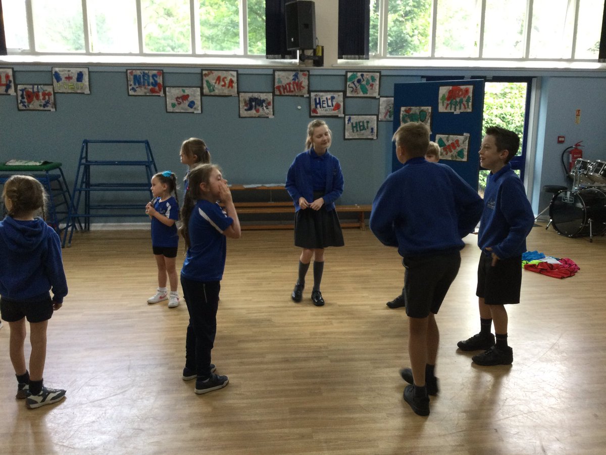 WhitegateRowan1's tweet photo. A huge thank you to @WhtgateHawthorn for our Physkids session this morning. @SchoolWhitegate https://t.co/yfhz2byhPk