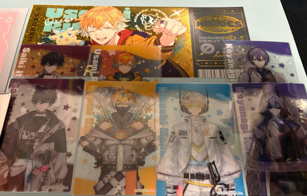 suxi_8181's tweet photo. @takusanneruru 今ほど帰宅しましたので、画像失礼致します。
一枚目が同種、2枚目がリトイン記載の異種となります。
この中で777様のご入用の物はございますか？
ご不快でなければ、紫(特典左側の真ん中)1点⇄当方画像複数点でのお取引可能です。
ご検討いただけますと幸いです。
よろしくお願い致します。 https://t.co/vHYhnNnWWi