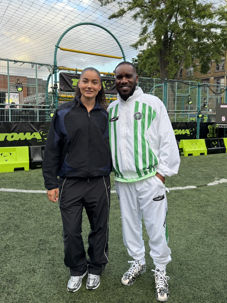 AkpanMags's tweet photo. Two special guests at the TOMA Nike London event Ashanti Akpan and Jay-Jay Okocha https://t.co/imHiuqm1Xb