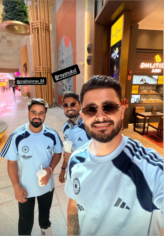 arkaneeeeee's tweet photo. Prabhsimran Singh, Anukul Roy and Yudhvir Singh Charak have reached Sri Lanka for the Tri-Series. All the best, boys! 💙🔥 https://t.co/1OdOZ4JcP5