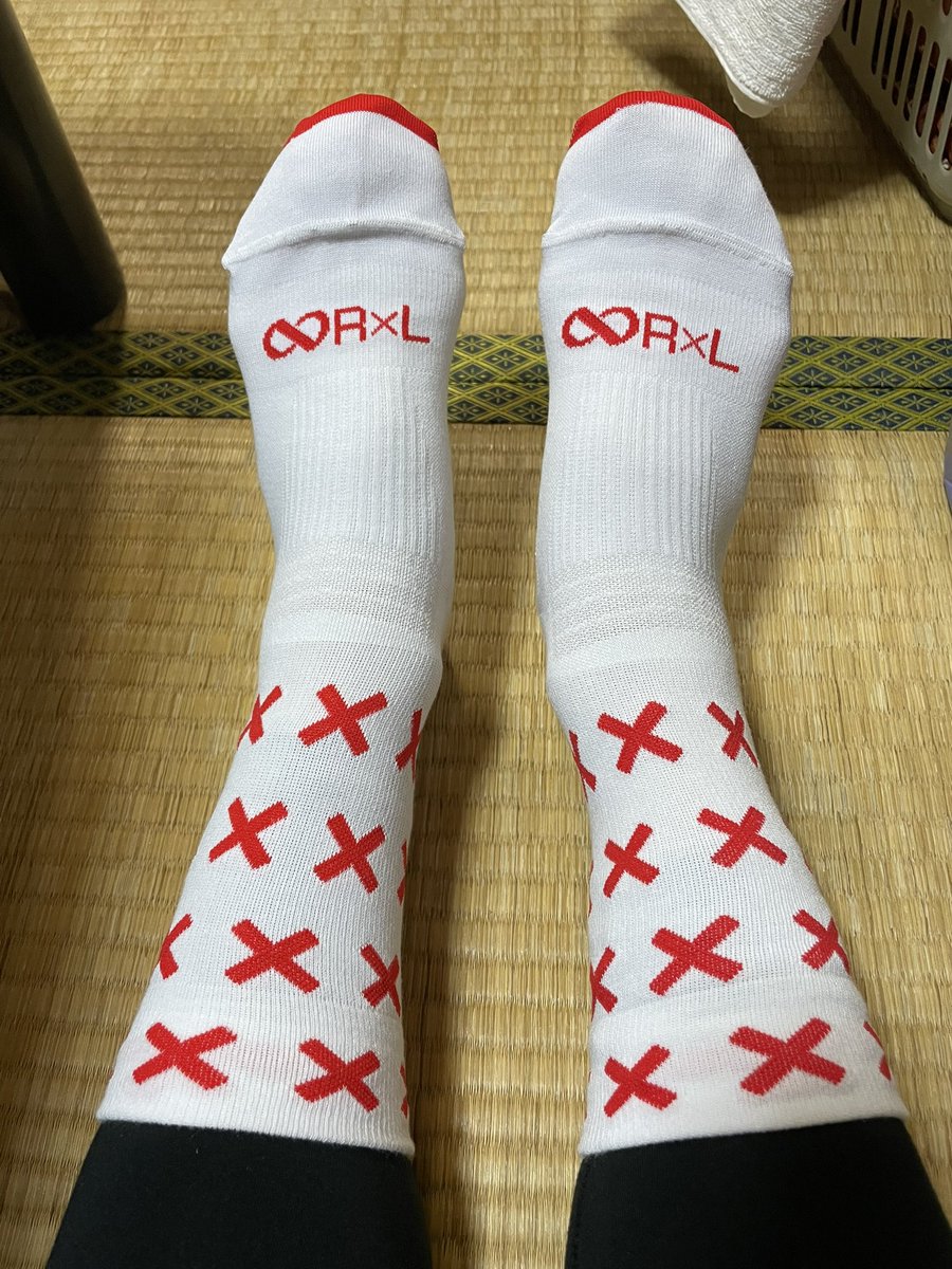 ushi_mutsumi's tweet photo. 皆さん忘れてはいけませんぞ！こんな可愛くて高機能なバイクソックスが手に入るのですぞ！
他にも様々なアイテムがお待ちしてますので、是非ブースに来て下さいませ。よろしくお願いします🗻ﾌｯｼﾞｯｻｰﾝ！ https://t.co/3lNT8pbm3M