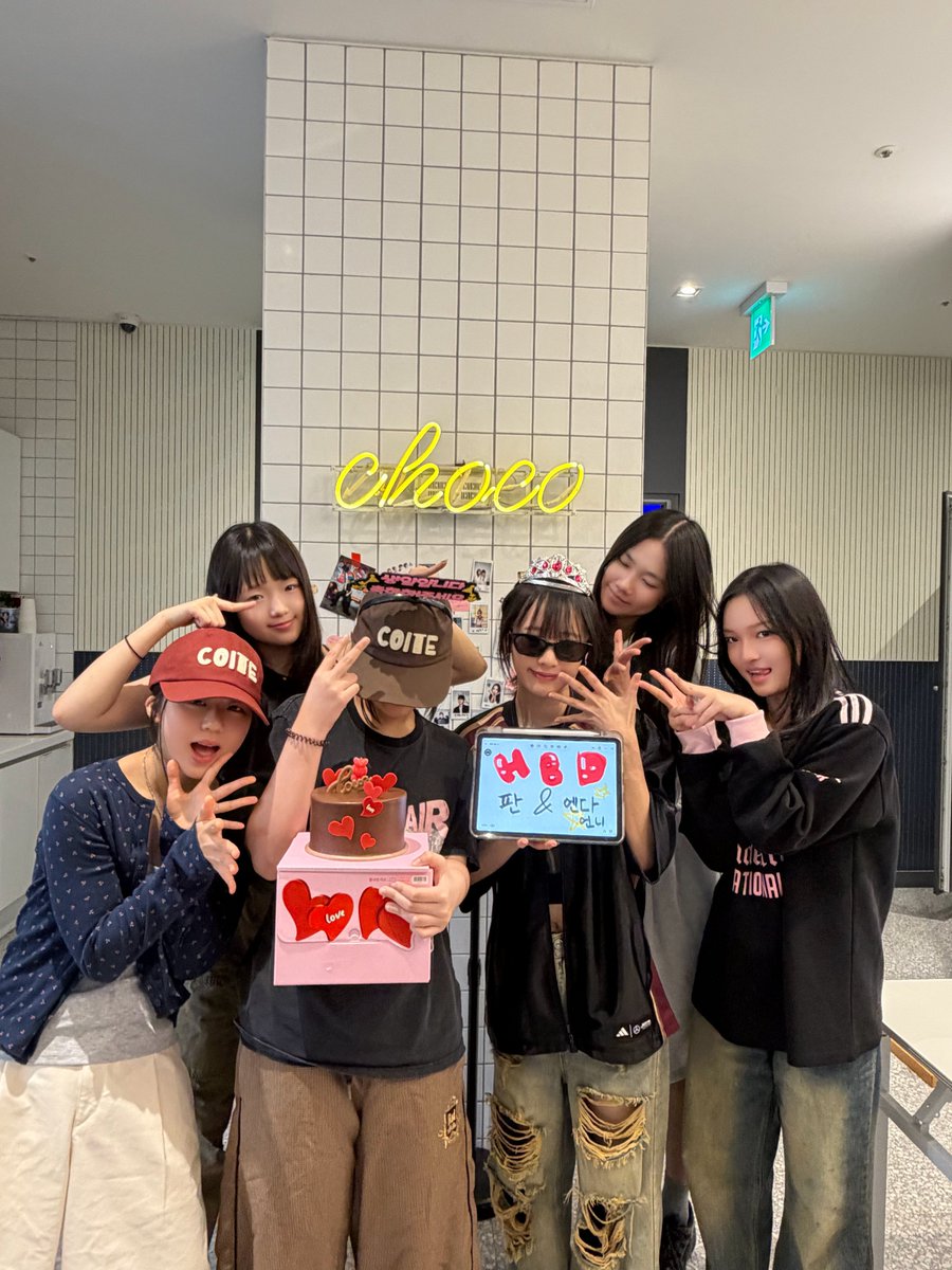 official_choco_'s tweet photo. [🎂]
HAPPY GWENDA DAY🐣🍫💕
구엔다 생일 축하해 ଘ(੭˃ᴗ˂)੭ 

#ChoCo #ChoCo_ENT 
#Gwenda #구엔다 https://t.co/RE4CRdXAEu