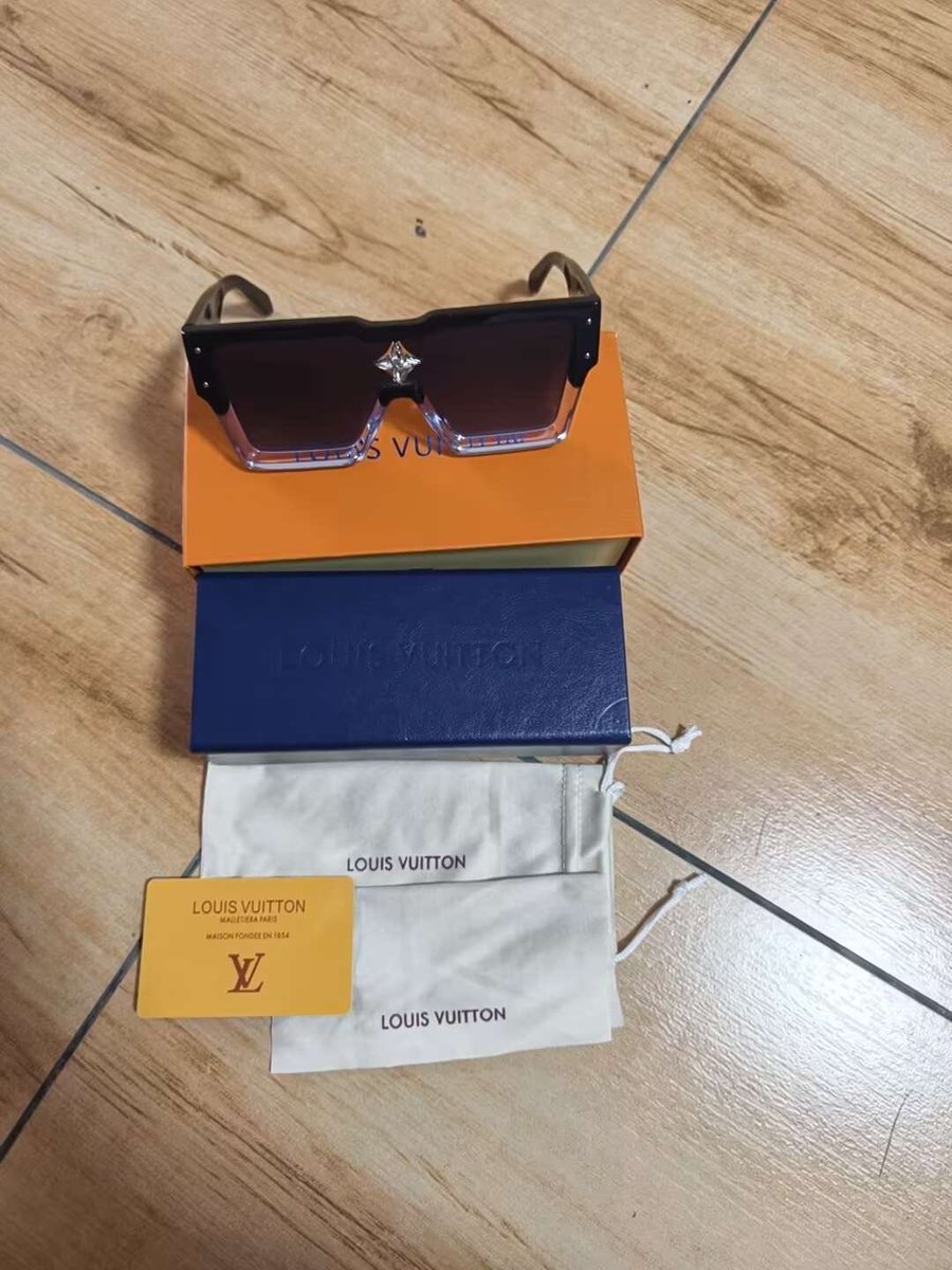 Kingsolevip's tweet photo. #glasses https://t.co/ifSQYa53R4