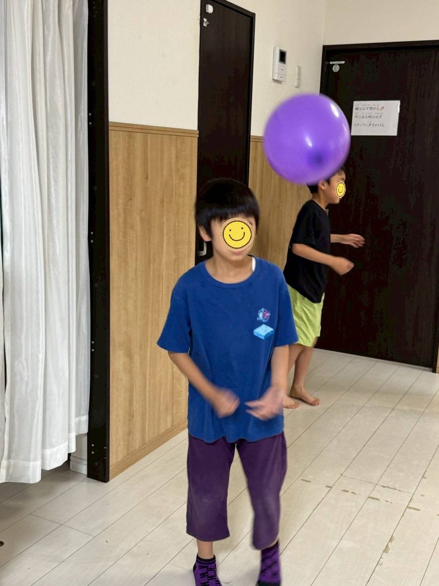 firstdream_04's tweet photo. ⭐️西小松川教室⭐️
2026.6.5(金)
『風船バレー🎈』
チームに分かれ、みんなで風船バレー🎈を行いました☺️まずはパスやトスの練習をしてからいざ対戦👍みんなで楽しく身体を動かす事が出来ました✌️

▽ファーストシーンドリームの詳細はこちら！
https://t.co/ulHT0DkIlx

#放デイ #風船バレー https://t.co/JCBMrDGiUb