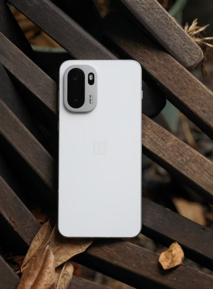 ayansonunigam's tweet photo. OnePlus Ace 7 🚨

1.5K + 185Hz LTPS OLED Flat Screen
Snapdragon 8 Gen6 (8 Gen5 Pro)
10000mAh±🔋

#OnePlus #OnePlusAce7 https://t.co/SfWfpcUIfG