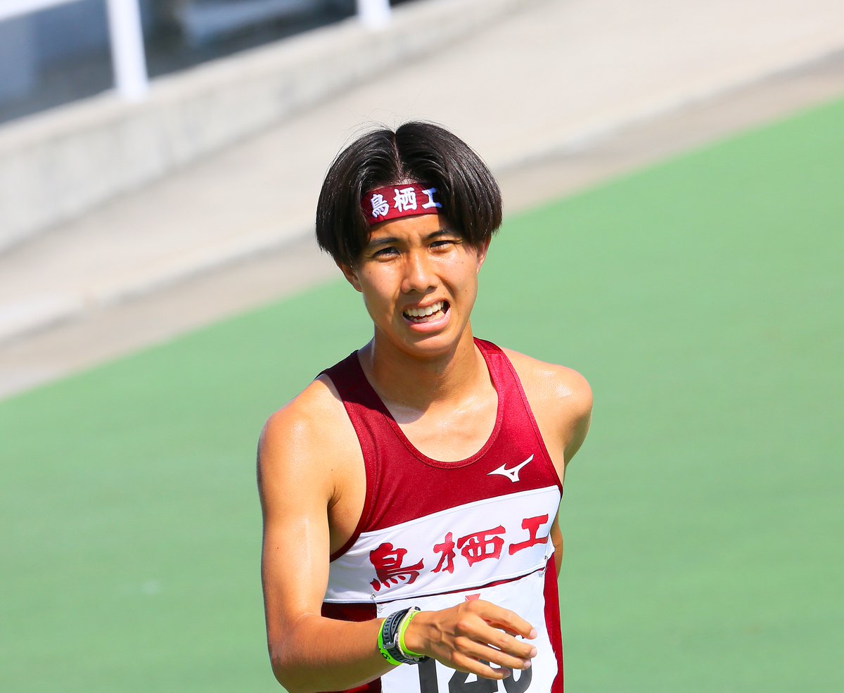 yuayuapii's tweet photo. 佐賀県高校総体陸上🏟️
男子５０００m優勝🏆️
鳥栖工業🎽辻竜乃介🔥🐉🥇🏃‍♂️

朝１レースでも
気温３０℃を超えた熱い日
✨１４分２９秒３４✨
北九州地区予選ではもっと
出せる👊✨

簡単に勝てるレースなど
一つもない
竜乃介が１番知る
杉平颯志🥈🏃‍♂️田代悠翔🥉🏃‍♂️
と鳥栖工🎽旋風🌀⚡️
巻き起こせ💪🙂✨ https://t.co/qE6C2I0Wmn