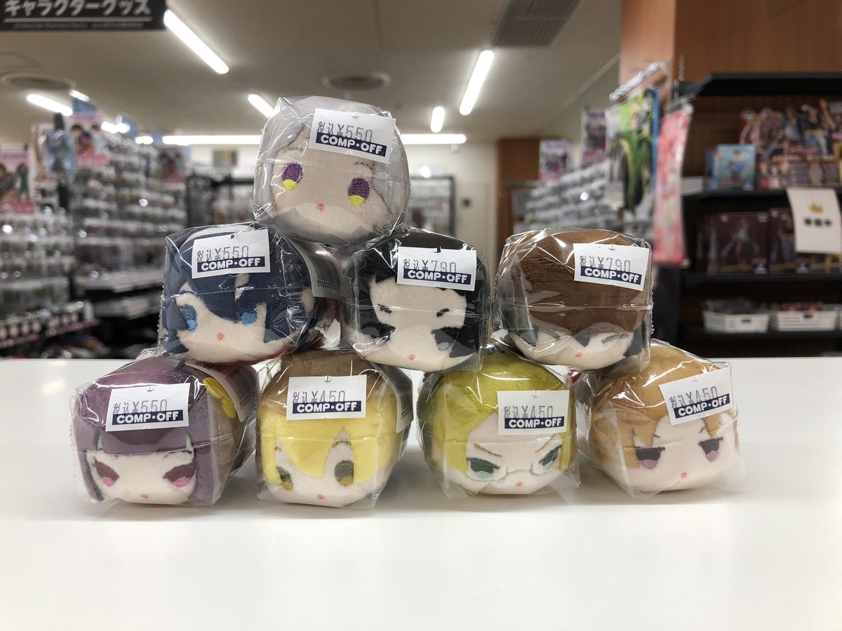 文豪ストレイドッグスのアクリルスタンド、缶バッジ、もちマスミニ入荷