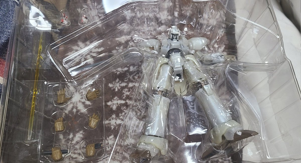 本日の掘り出し物 エルガイム限定カラー未開封完品でこの値段はやばく