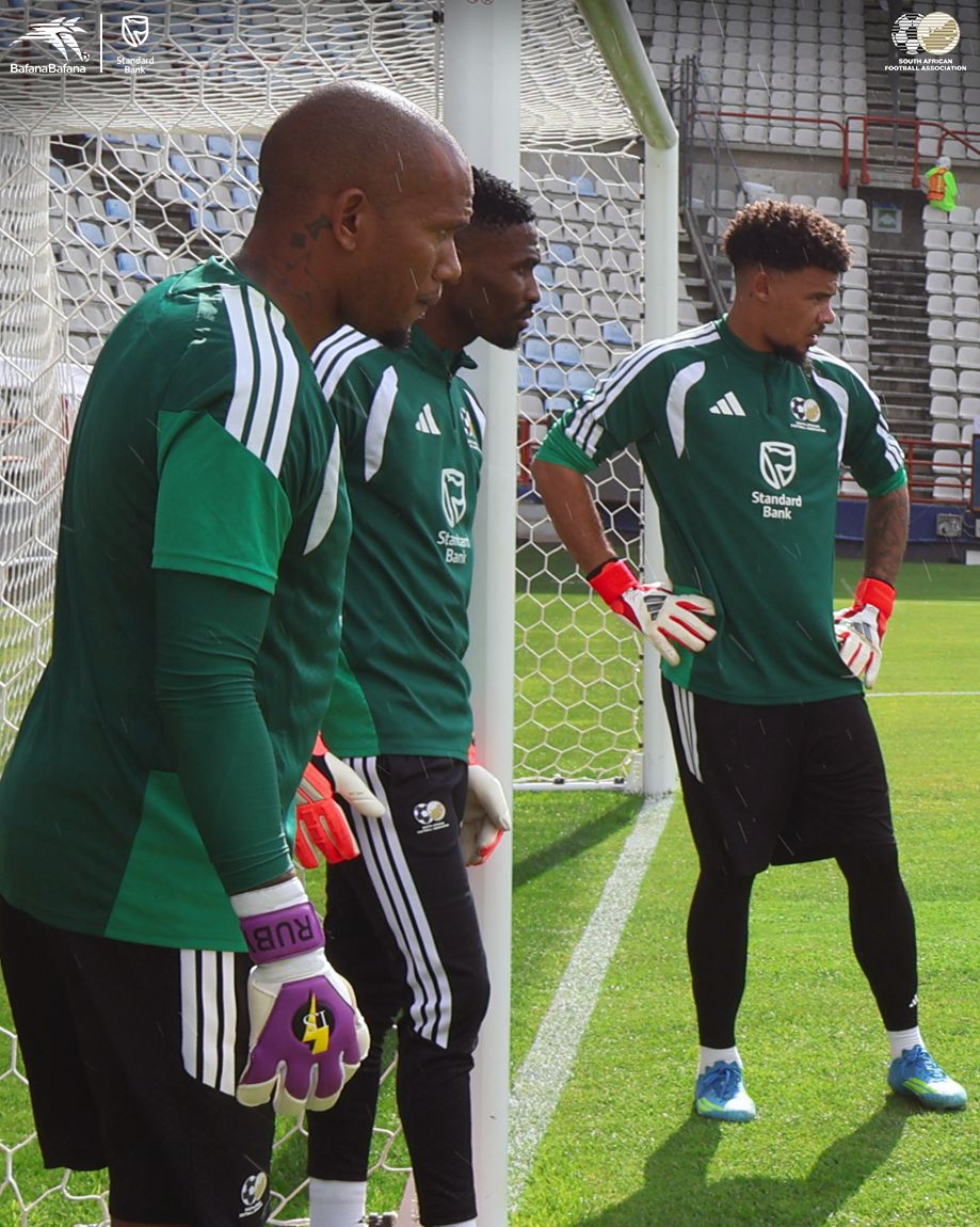 BafanaBafana's tweet photo. Eyes on the prize. 🇿🇦🦅 Putting in the hard yards here in Mexico. The boys are focused, sharp, and ready for battle. Let’s make the nation proud! ⚽🔥

​#BafanaPride
@adidasfootball @adidasZA @REXONA_SA @StandardBankZA @10bet_ZA @flysaa @CastleLagerSA @CocaCola_ZA @SABC_Sport @NUTRITECHFIT @sociosdotcom @southernsungrp @HonorAfrica